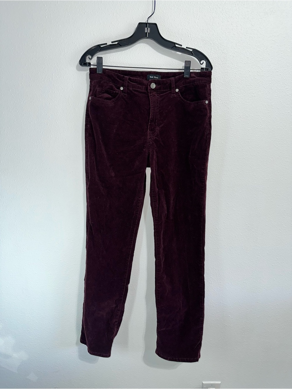 Burgundy corduroy pants in a 10/30. Cotton & elastane blend. #corduroy #burgundy